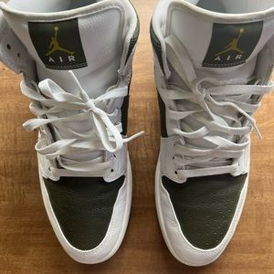 Air Jordan, Size 13.